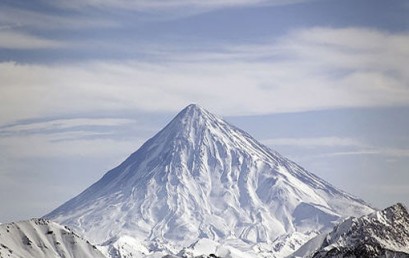 گزارش پرستو ابریشمی از پیمایش قله دماوند و یاری به کوهنورد آسیب دیده