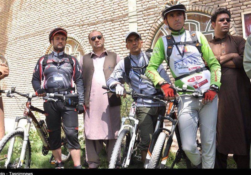 برنامه نشست هفتگی دوشنبه ۱۸ اردیبهشت: گزارش دوچرخه سواران افغان “رکاب زنی از هرات تا مشهد”