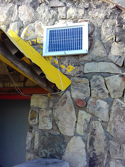 در جان پناه قله داراباد سیستم پنل خورشیدی نصب شد