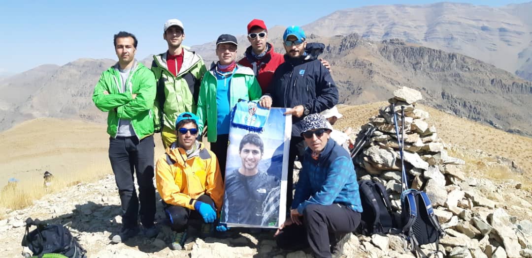 صعود به قله چین کلاغ – یادبود پویا کیوان