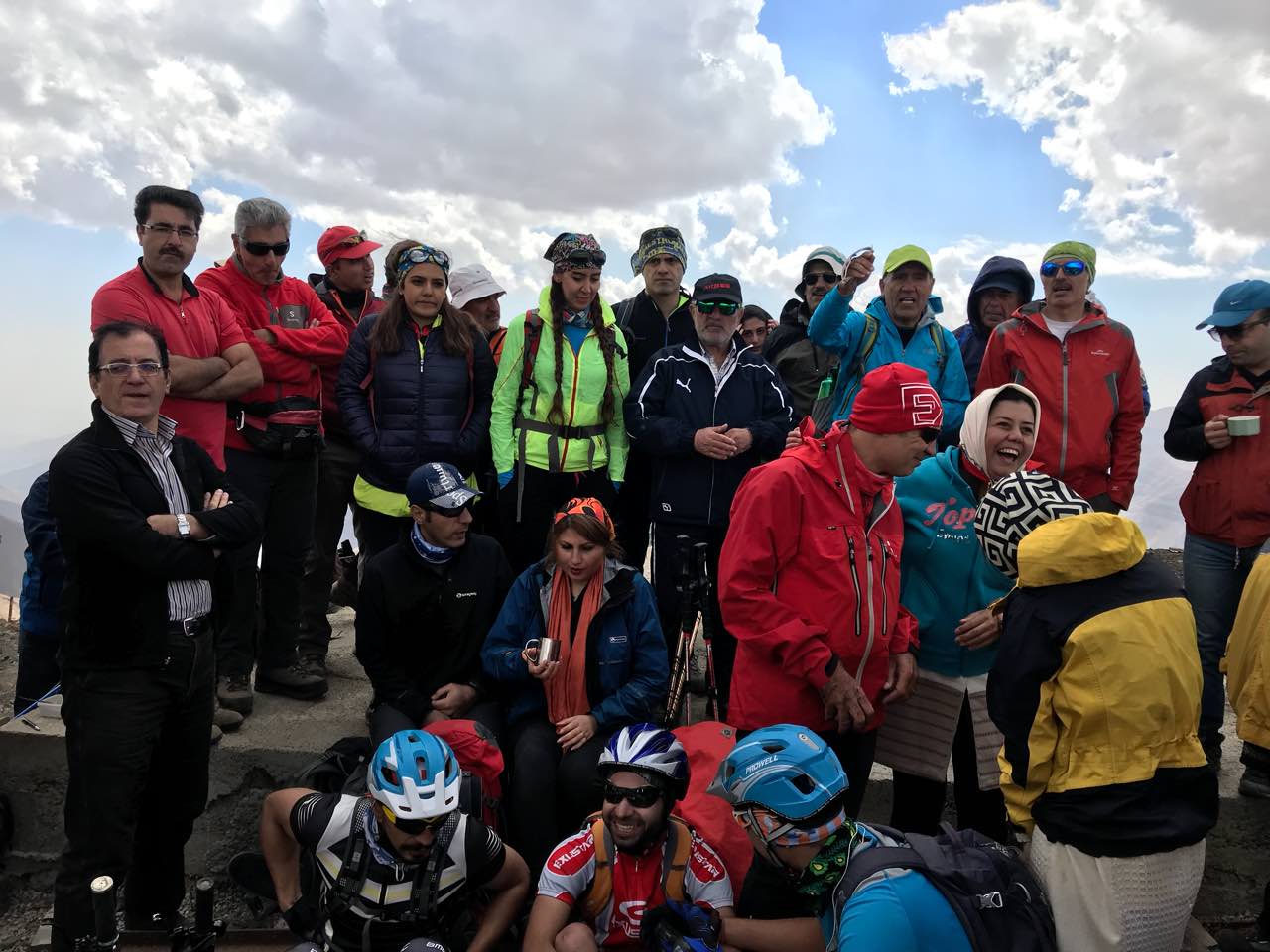صعود قله سی‌چال یادبود جانباختگان غار پارو