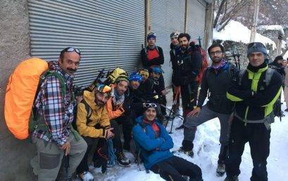 انتقال پیکر کوهنورد فوت شده در توچال توسط تیم هیمالیانوردی باشگاه دماوند