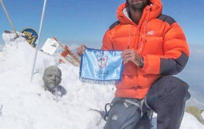 علی حدادی از همباشگاهیان عزیزمون شب گذشته قله لنین را با موفقیت صعود کردند و هم اکنون در کمپ اصلی مستقر می باشد