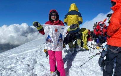خانم مریم پیله ورری از اعضا باسابقه و ارزشمند #باشگاه_دماوند موفق شده اند بر بلندای قله کورژنفسکایا بایستند