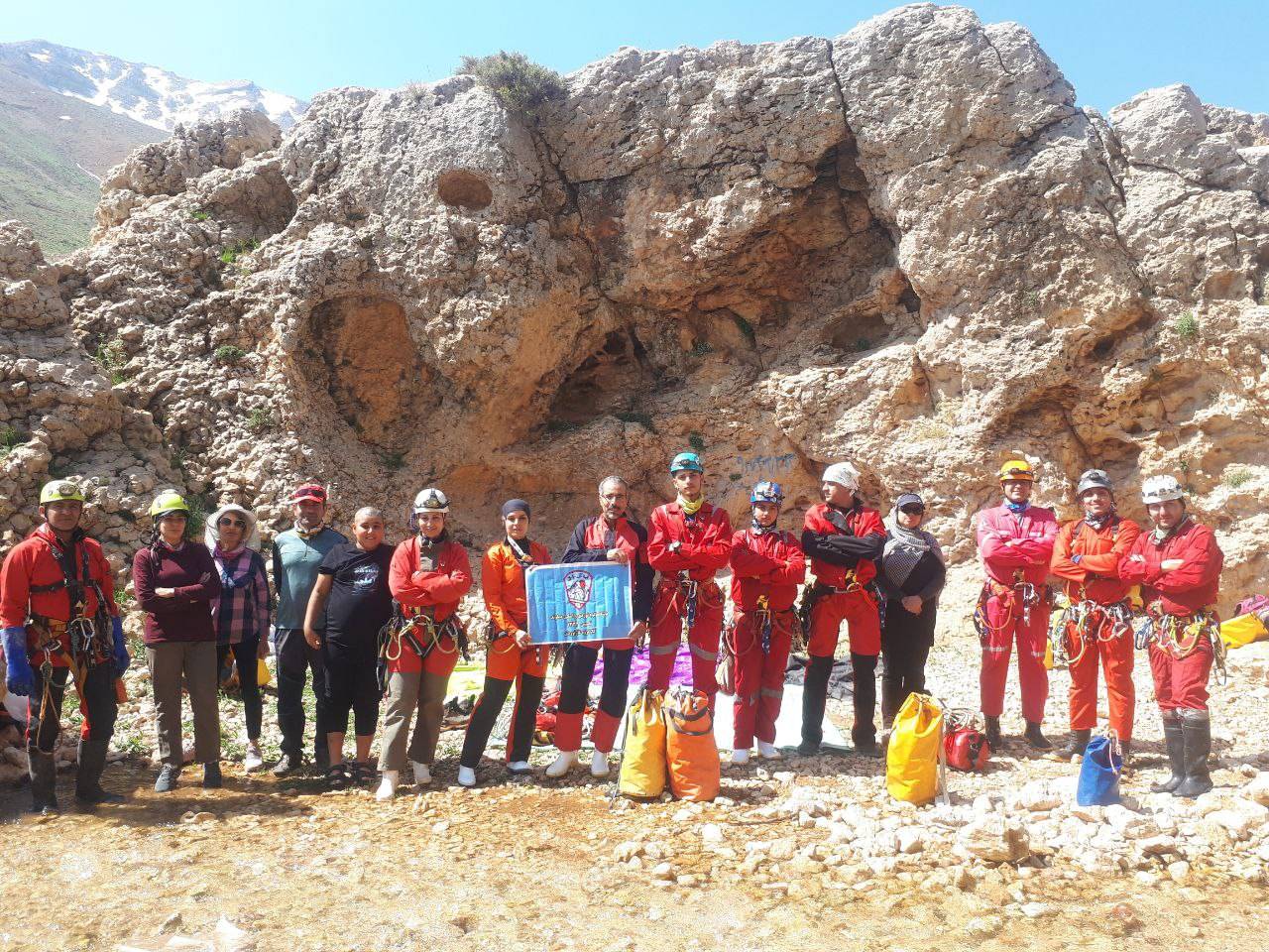 گزارش پیمایش غارهای انگره مینو و کله کفتری(سیبکی)